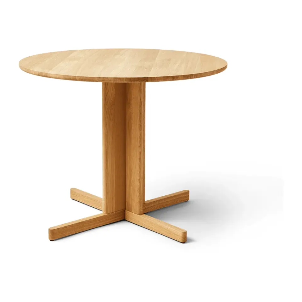 Dining Tables^Form & Refine Trefoil dining table Ø90 cm, Oak Brown