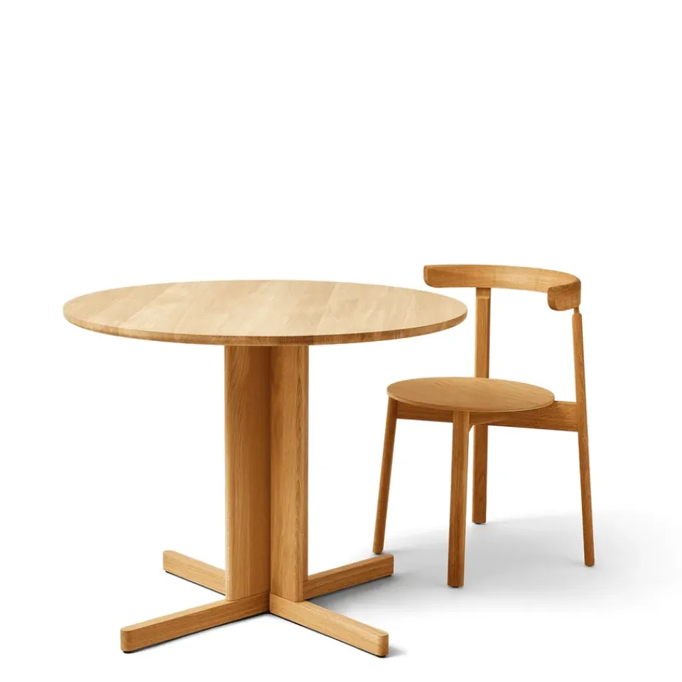 Dining Tables^Form & Refine Trefoil dining table Ø90 cm, Oak Brown