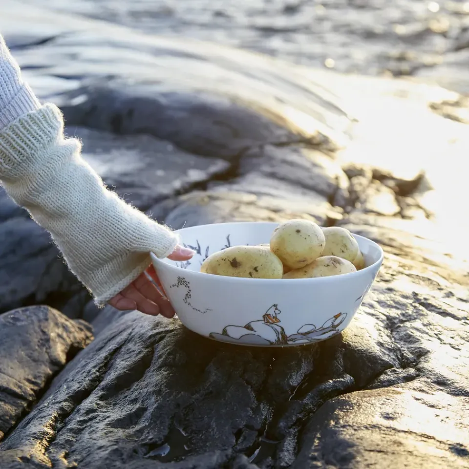 Moomin Bowls|Serving Bowls^Moomin Arabia True to it's origins Moomin serving bowl, 23 cm GreyBlack