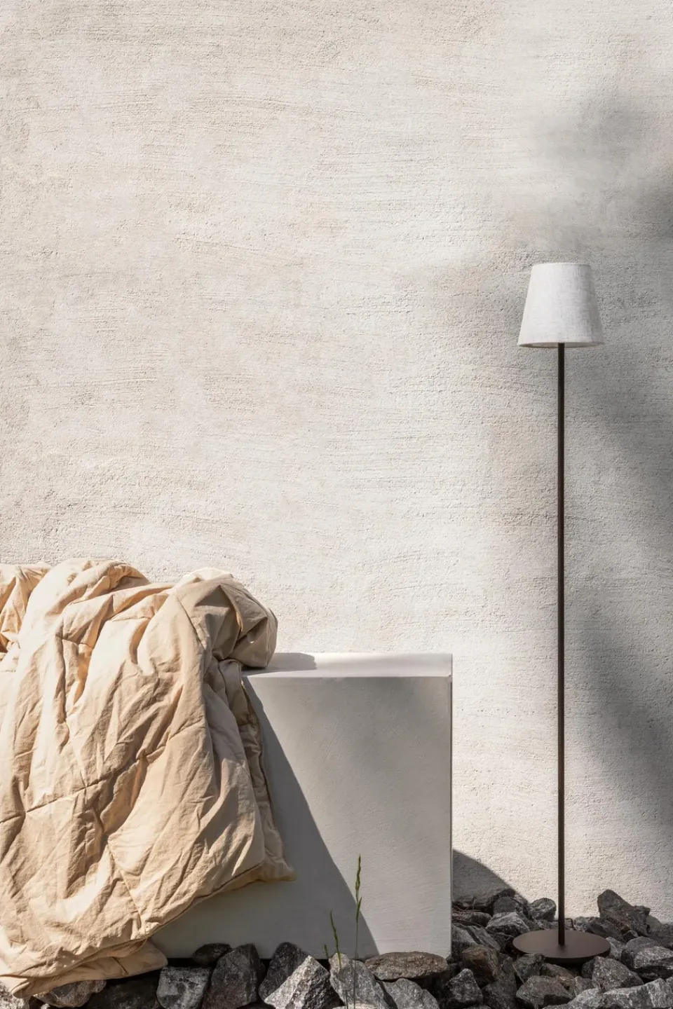New Watt & Veke Tyra floor lamp portable Ø14 cm, Coffee Brown