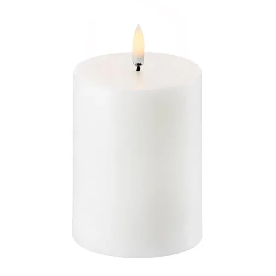 New Uyuni Lighting Uyuni LED Block candle Ø7.8 cm, 10.1 cm White
