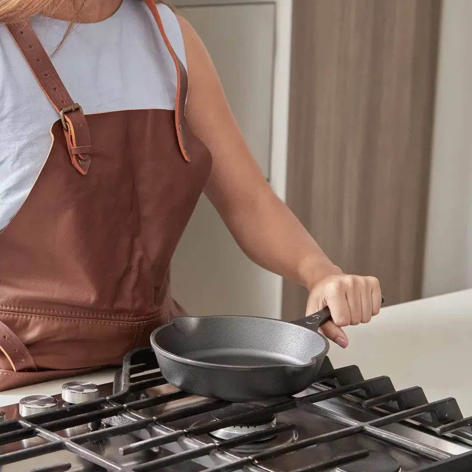 Cast Iron Pans^Victoria cast iron frying pan pre-seasoned, Ø20 cm Black