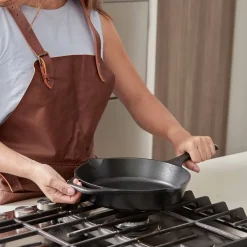 Hot Victoria cast iron frying pan pre-seasoned, Ø25 cm Black