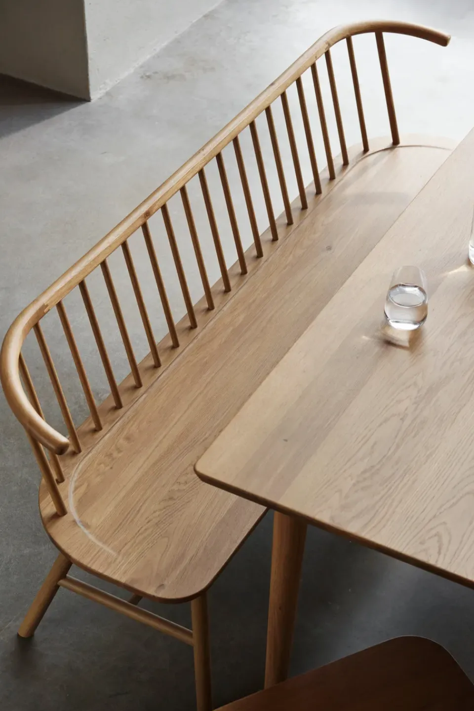 Online NJRD VIOR bench with backrest, Lacquered oak Beige