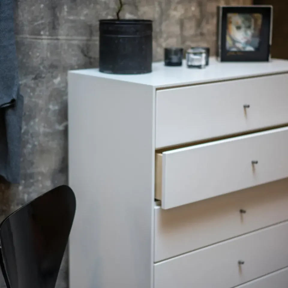 Discount Mavis Volt chest of 5 drawers , Details in stainless steel White
