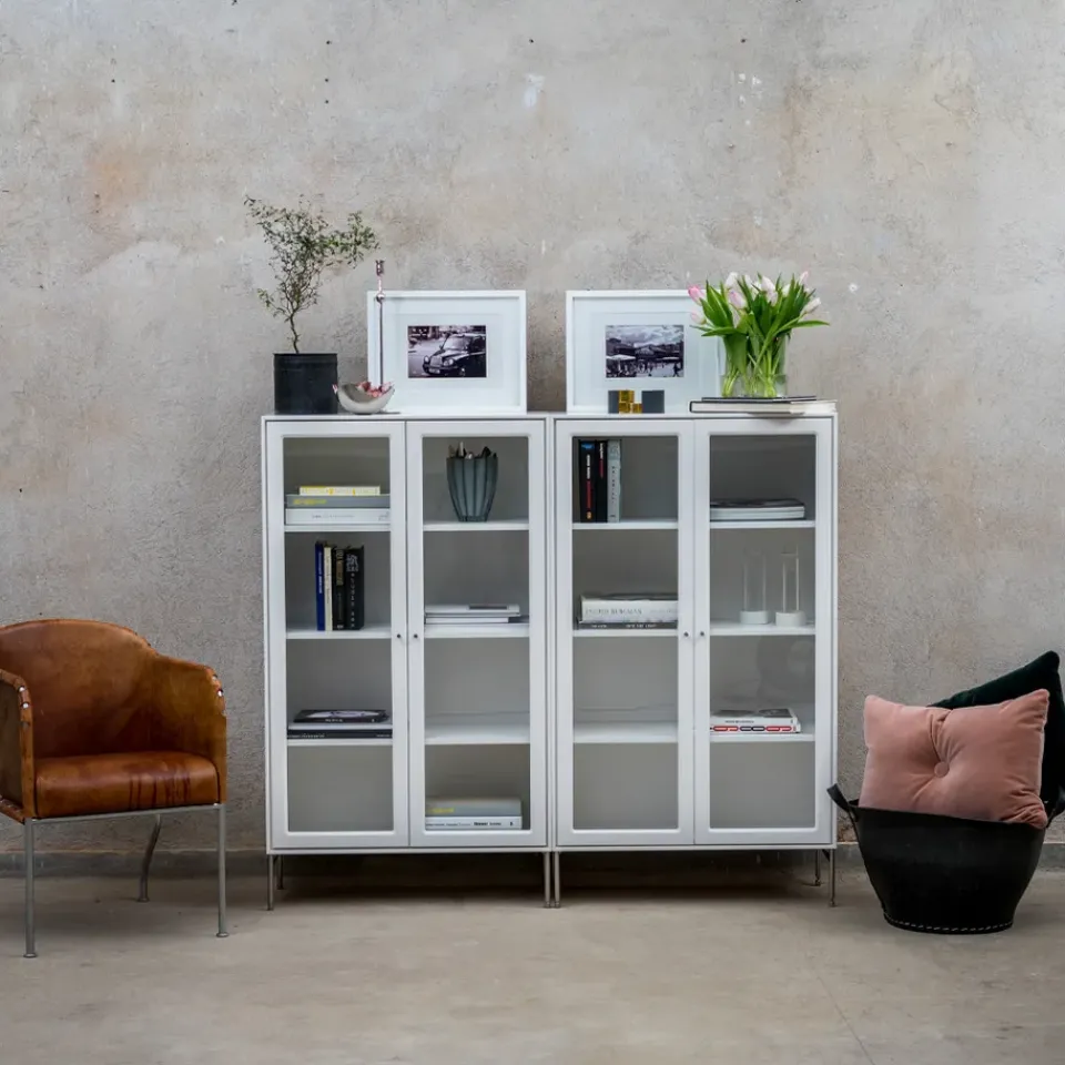 Discount Mavis Volt display cabinet 190 cm lacquer, Details in stainless steel White