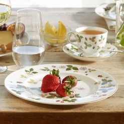 Hot Wedgwood Wild Strawberry tea cup, 15 cl GreenMultiPink