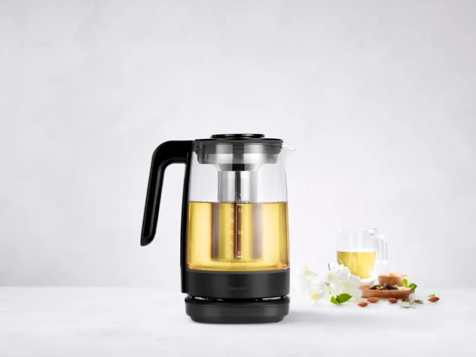Electric Kettles^Zwilling electric kettle and tea strainer 1.7 L, Black